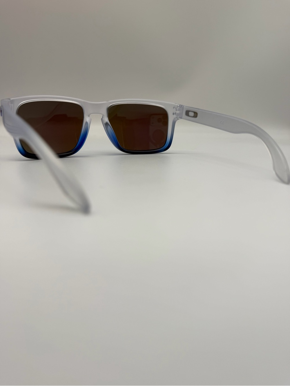 Oakley Holbrook Sapphire Mist Prizm Sapphire Vault & Bag - Picture 5 of 10